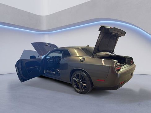 Used 2019 Dodge Challenger R/T Scat Pack w/ Shaker Package RWD image 10