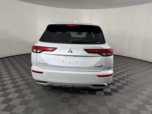 Used 2024 Mitsubishi Outlander SE AWD/4WD image 18