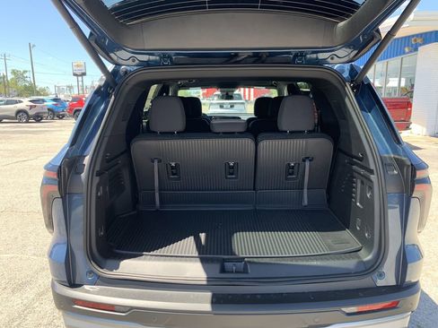 New 2026 Chevrolet Traverse LT w/ LPO, Floor Liner Package FWD image 12