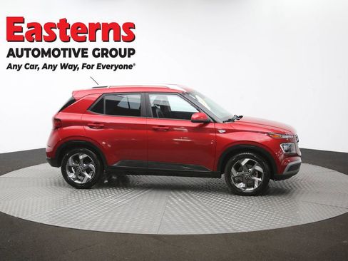 Used 2023 Hyundai Venue Limited FWD image 46