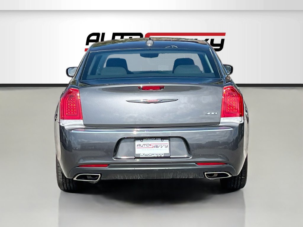 Used 2023 Chrysler 300 Touring RWD image 6