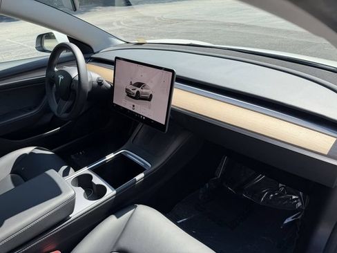 Used 2023 Tesla Model 3 Standard Range RWD image 31