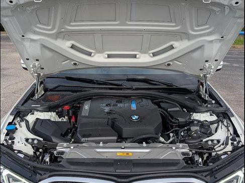 Used 2023 BMW 330e image 30