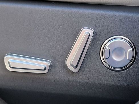 New 2026 Lincoln Nautilus Premier image 4