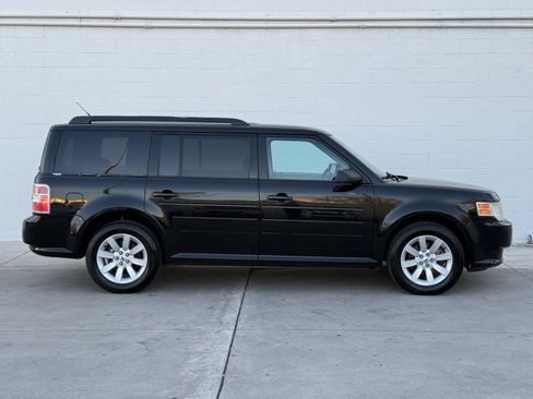 Used 2009 Ford Flex SE image 8