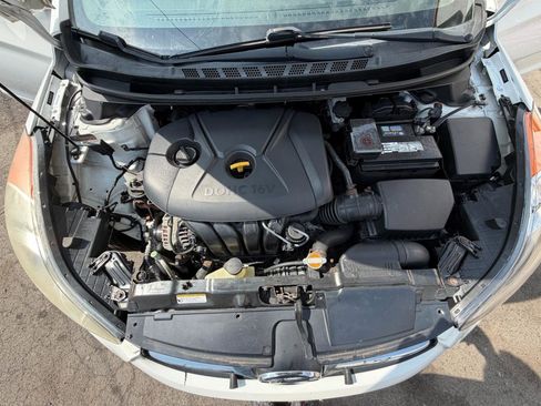 Used 2013 Hyundai Elantra GLS w/ Preferred Pkg image 48