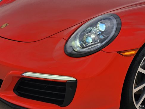 Used 2019 Porsche 911 Carrera 4S image 8