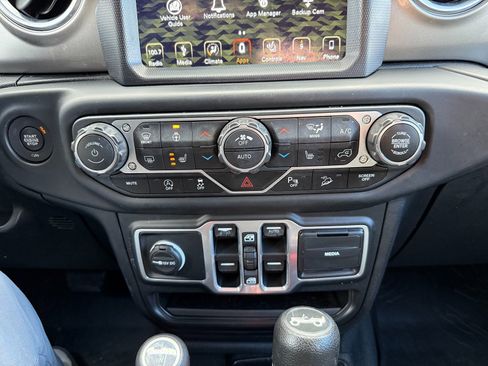 Used 2018 Jeep Wrangler Unlimited Sahara w/ Dual Top Group image 31