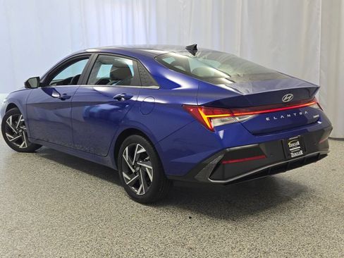 Used 2024 Hyundai Elantra Limited image 14
