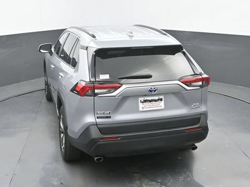 Used 2022 Toyota RAV4 XLE Premium AWD/4WD image 32