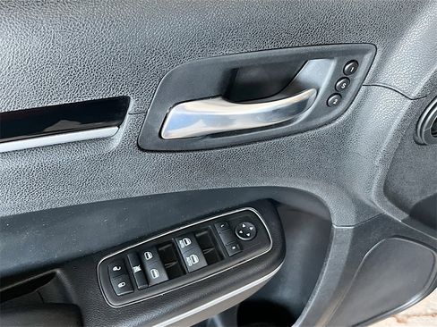 Used 2022 Chrysler 300 S w/ Comfort Group image 18