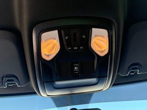 Used 2024 RAM 2500 Tradesman w/ Chrome Appearance Group image 30