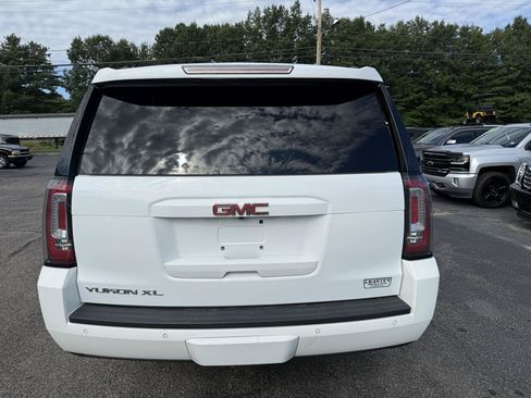 Used 2019 GMC Yukon XL SLT w/ Open Road Package AWD/4WD image 9