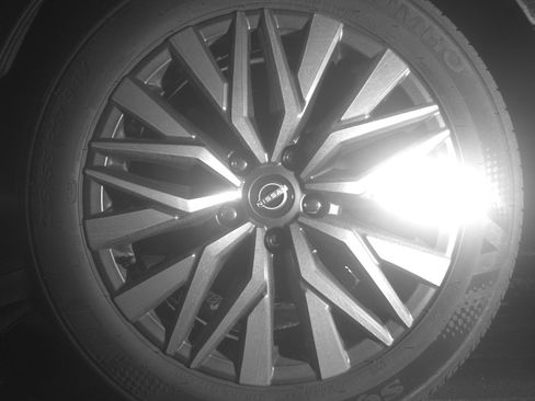 Used 2025 Nissan Altima 2.5 SV FWD image 14