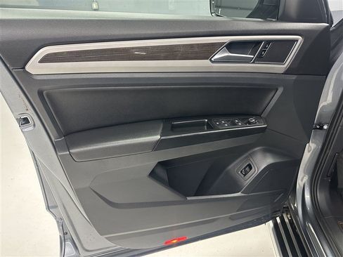 Used 2019 Volkswagen Atlas SEL R-Line FWD image 20