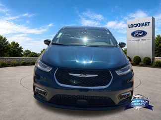 Used 2023 Chrysler Pacifica Touring-L FWD video 2