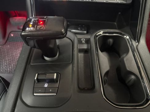Used 2023 GMC Sierra 1500 AT4 w/ AT4 Premium Package AWD/4WD image 18