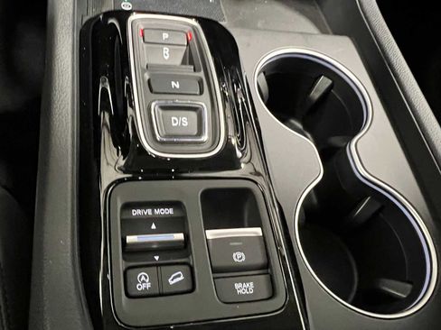 New 2025 Honda Pilot Touring image 25