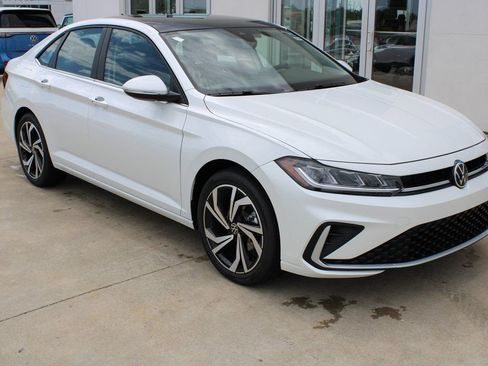 Used 2025 Volkswagen Jetta SEL FWD image 1