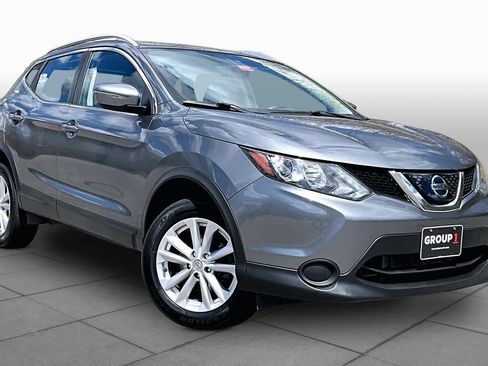 Used 2018 Nissan Rogue Sport SV AWD/4WD image 3