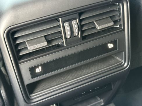 Certified 2025 Porsche Cayenne image 15