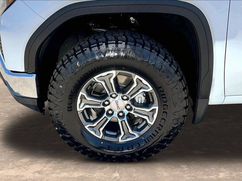 Used 2025 GMC Sierra 1500 SLT AWD/4WD image 36