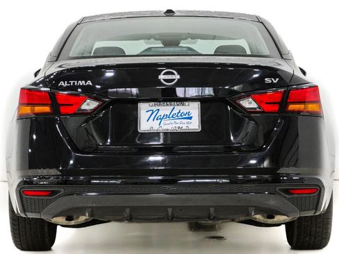 Used 2024 Nissan Altima 2.5 SV FWD image 7