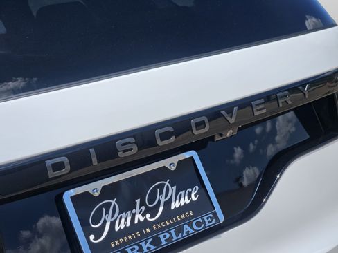 Used 2024 Land Rover Discovery Dynamic SE AWD/4WD image 52