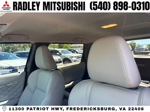 Used 2024 Mitsubishi Outlander SEL AWD/4WD image 2