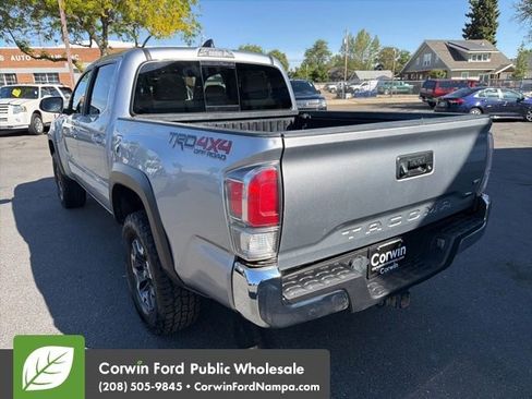 Used 2022 Toyota Tacoma TRD Off-Road AWD/4WD image 7