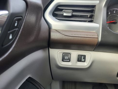 Used 2018 GMC Acadia SLT w/ LPO, Floor Liner Package FWD image 22