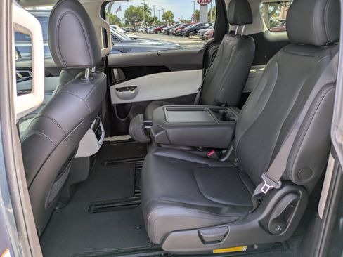 Certified 2023 Kia Carnival EX FWD image 12