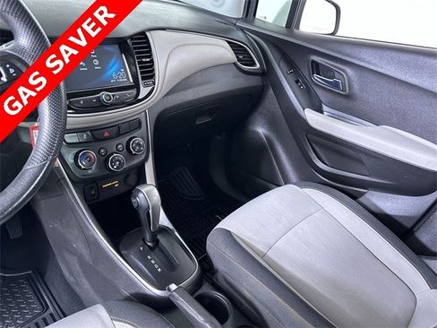 Used 2017 Chevrolet Trax LT image 36