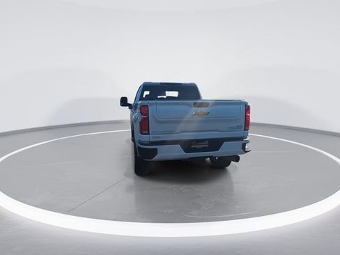 Used 2025 Chevrolet Silverado 2500 High Country w/ High Country Premium Package AWD/4WD image 7