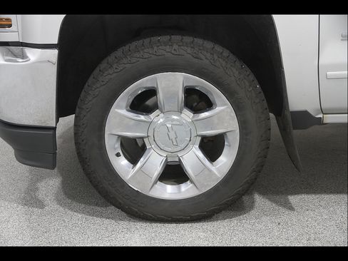 Used 2018 Chevrolet Silverado 1500 LT w/ LT Eassist Package AWD/4WD image 20
