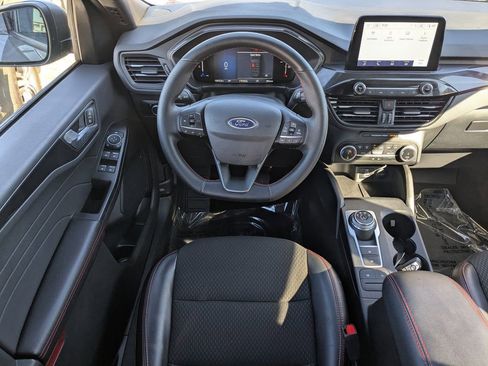 Used 2025 Ford Escape ST-Line image 14