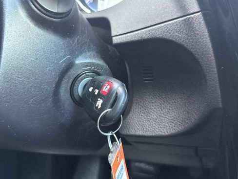Used 2018 Toyota Corolla LE FWD image 20