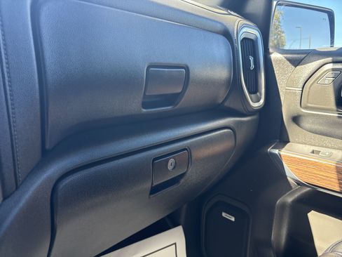 Used 2021 Chevrolet Silverado 1500 High Country w/ Technology Package image 31