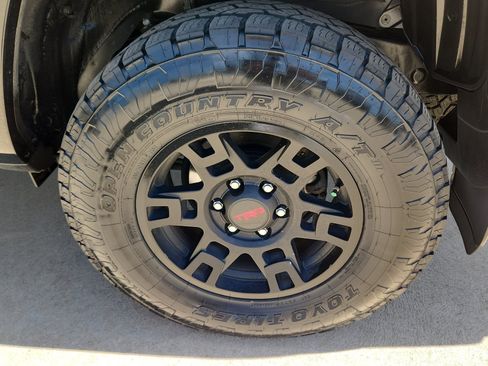 Used 2022 Toyota 4Runner TRD Off-Road Premium w/ Moonroof Package AWD/4WD image 26