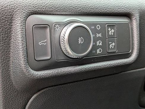 Used 2020 Ford Explorer XLT w/ Equipment Group 202A image 14