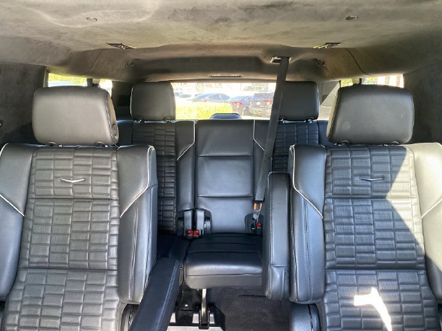 Used 2023 Cadillac Escalade ESV V w/ LPO, ONYX Package AWD/4WD image 38