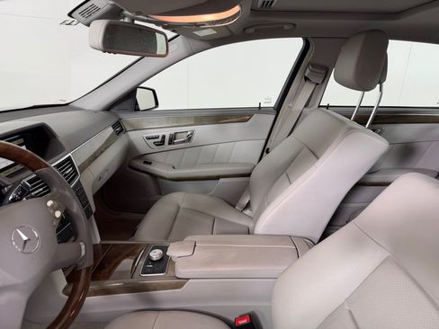 Used 2010 Mercedes-Benz E 350 Sedan image 11