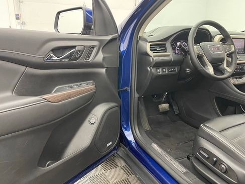 Used 2023 GMC Acadia Denali w/ Denali Ultimate Package FWD image 19