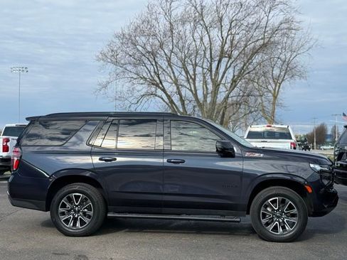 Used 2022 Chevrolet Tahoe Z71 w/ Luxury Package AWD/4WD image 46
