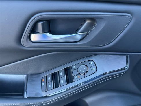 New 2026 Nissan Rogue SV image 10