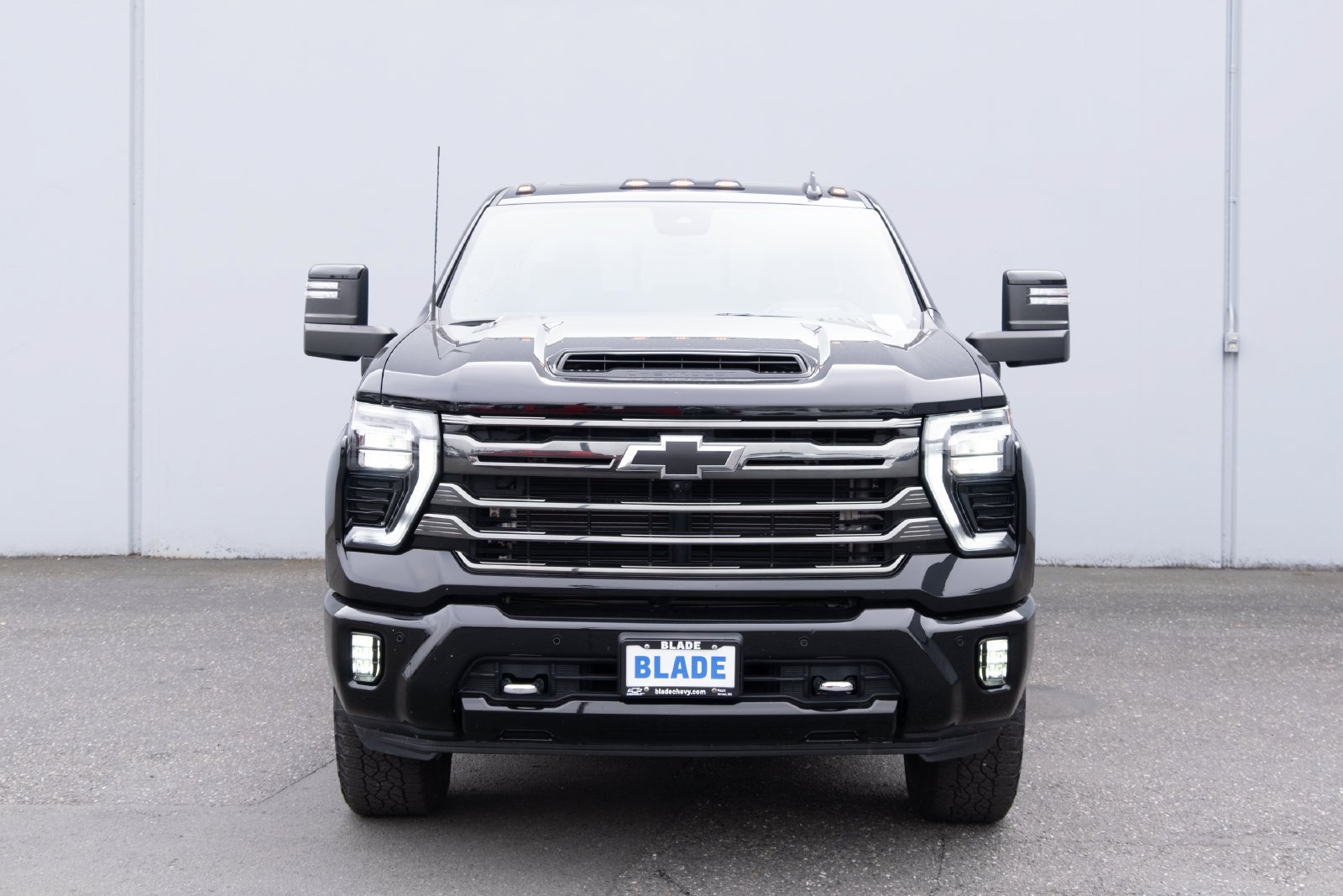 Used 2024 Chevrolet Silverado 3500 High Country w/ High Country Premium Package AWD/4WD image 24