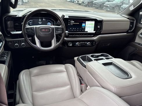 Used 2022 GMC Sierra 1500 SLT w/ X31 Off-Road Package AWD/4WD image 7