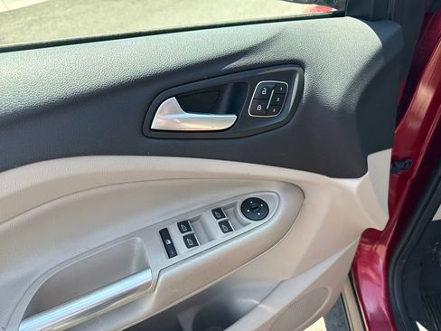 Used 2019 Ford Escape Titanium image 11