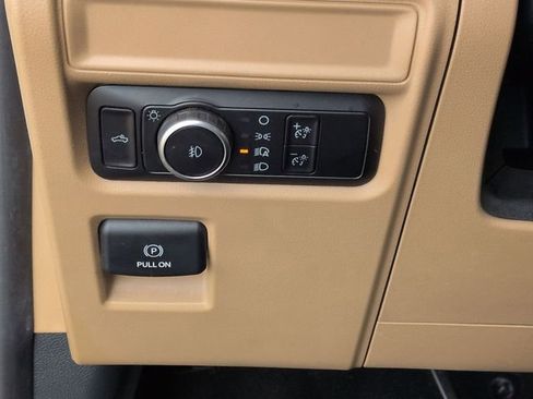 Used 2023 Ford F150 XLT image 16