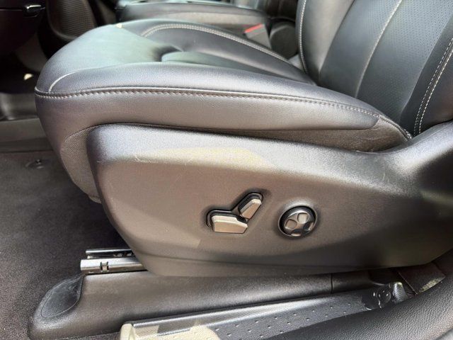Used 2025 Chrysler Pacifica Select FWD image 10